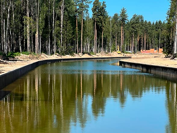 Третья очередь искусственного канала в посёлке