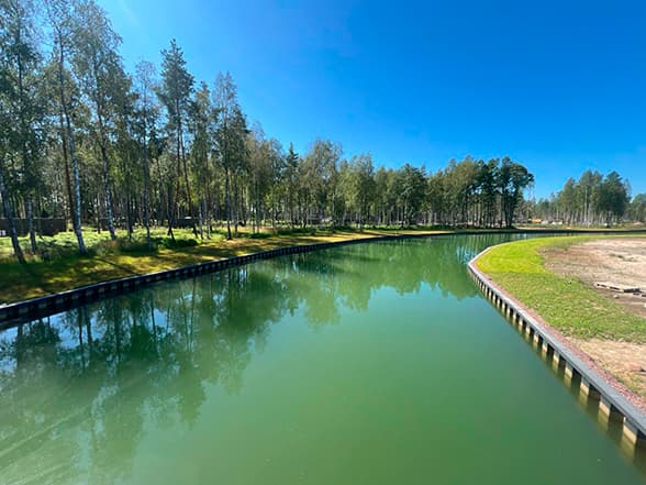 Первая очередь искусственного канала в посёлке